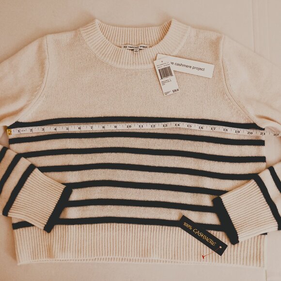 Cashmere Cream & Black Stripe Crop Sweater Cabincore Scandigirl Cozy Size L NWT - Picture 12 of 16